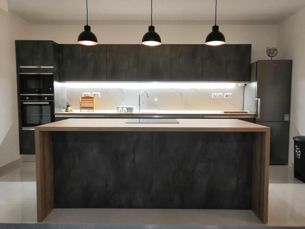 Modern, Spacious, 3 Bedroom Apartment Near Malta International Airport Luqa
